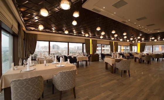 Boulevard Side Hotel