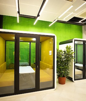 Unipoint Coffee & Coworking-də Coworking rahat iş mühiti açılışı